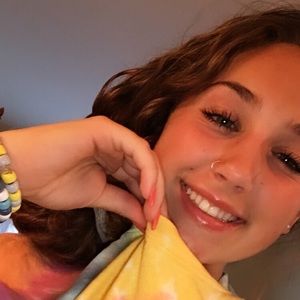 Meet your Posher, Avery